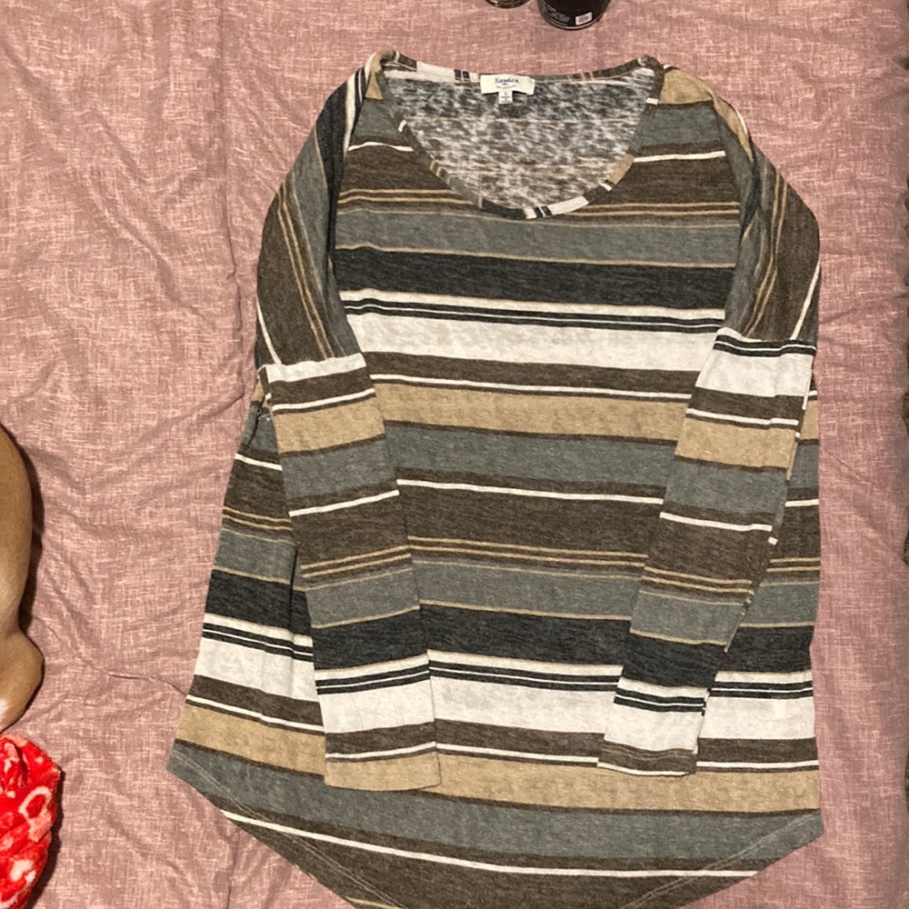 Size small loose hanging shirt